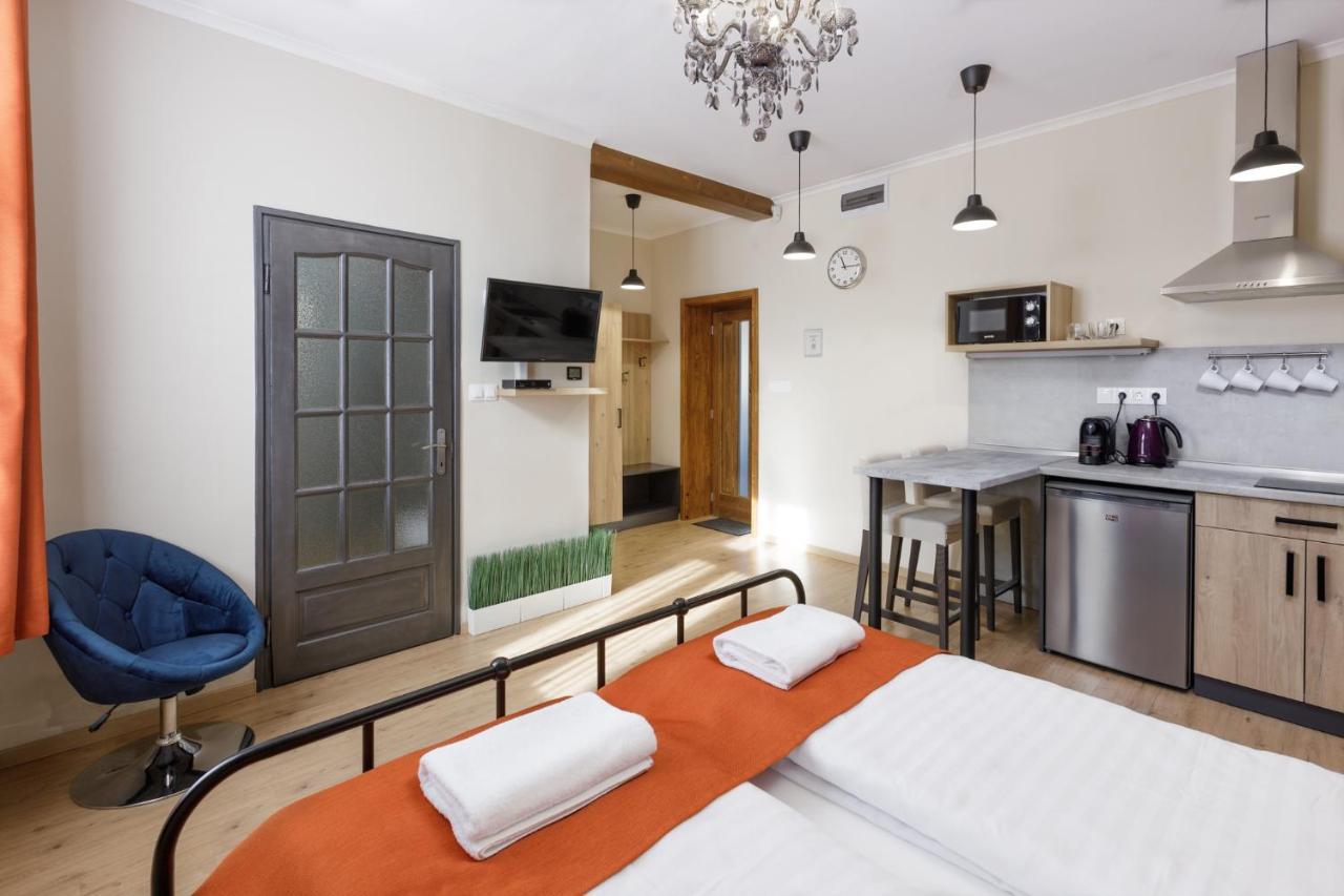 Anova Apartman Gyula Exterior foto