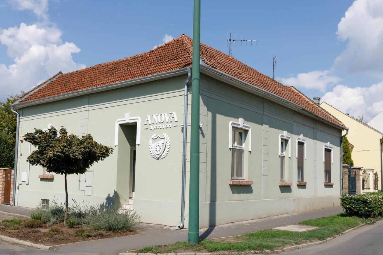 Anova Apartman Gyula Exterior foto