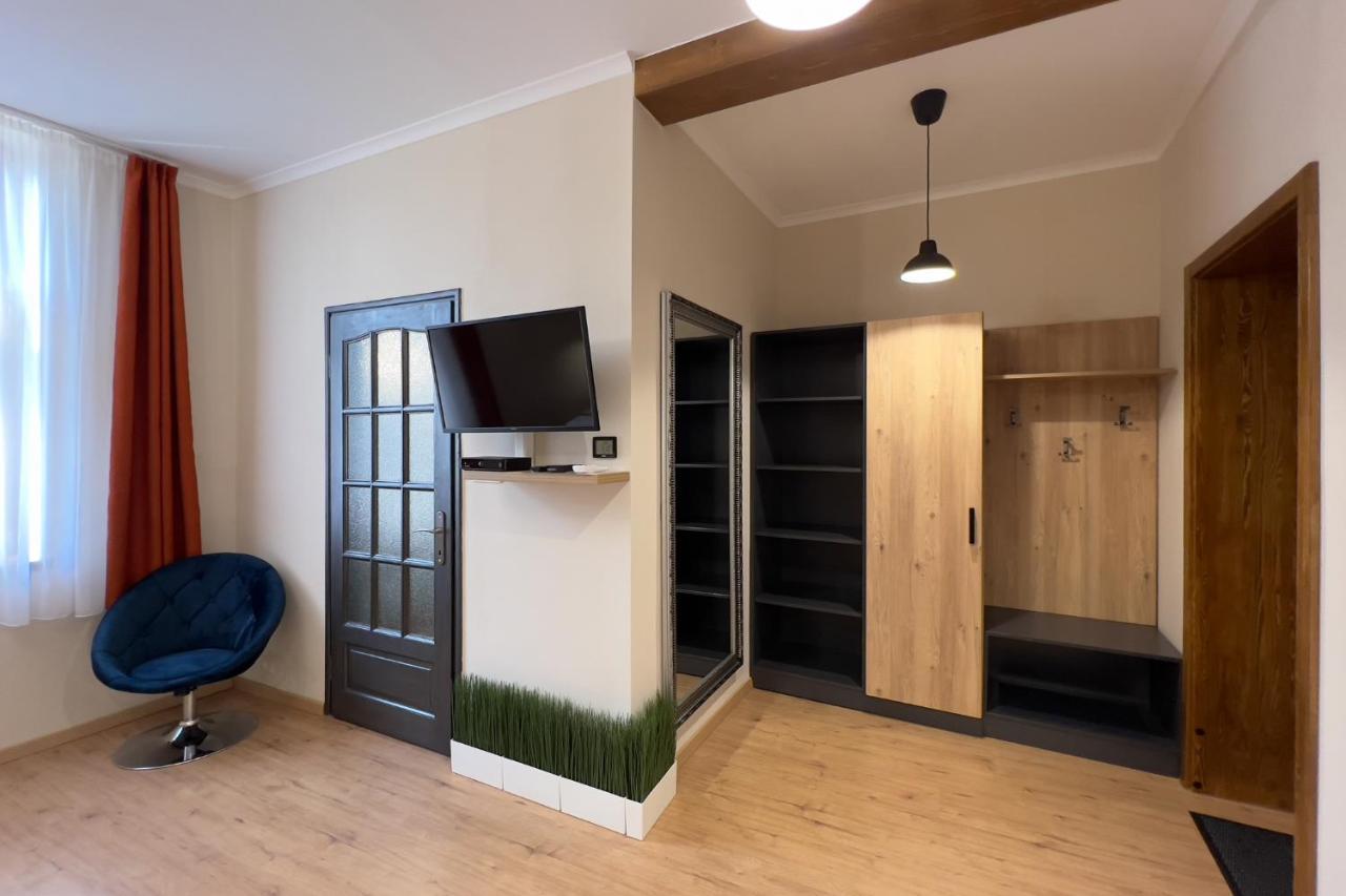 Anova Apartman Gyula Exterior foto
